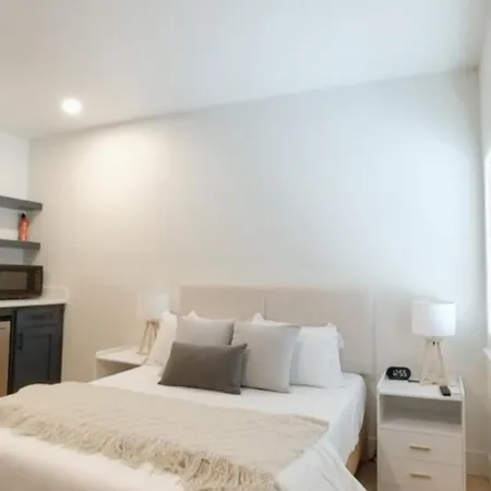 Perfect Home Base Stylish Studio Near Lake Cda And Downtown Attractions